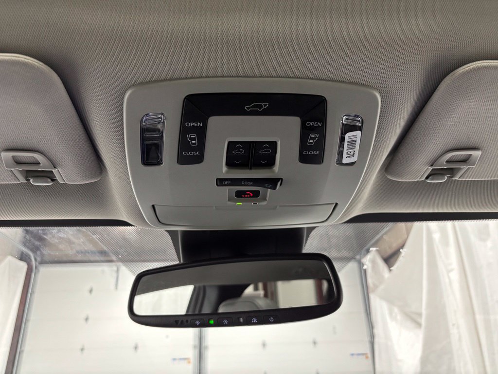 Used 2026 Toyota Sienna XLE FWD image 42