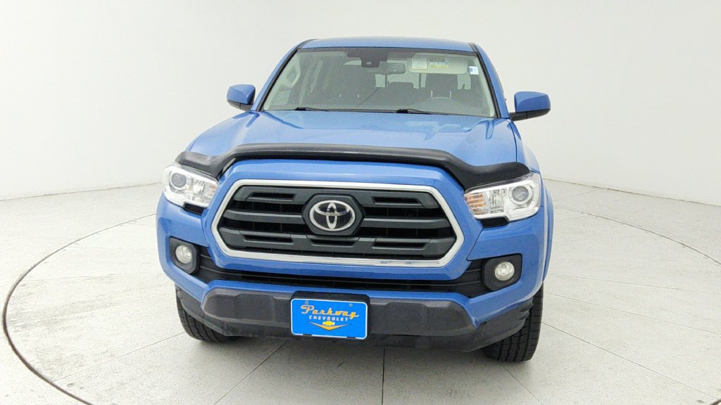 Used 2019 Toyota Tacoma SR5 AWD/4WD image 2
