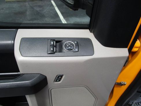 Used 2018 Ford F250 XL w/ Power Equipment Group RWD image 16