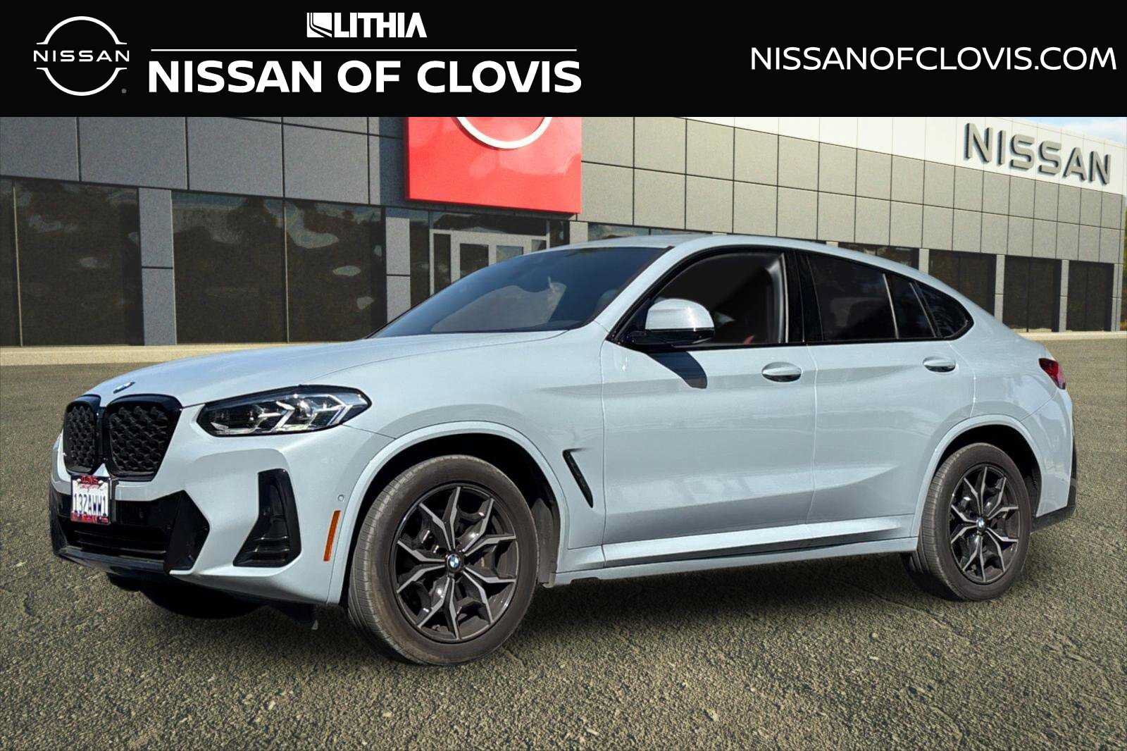 Used 2024 BMW X4 xDrive30i AWD/4WD image 1