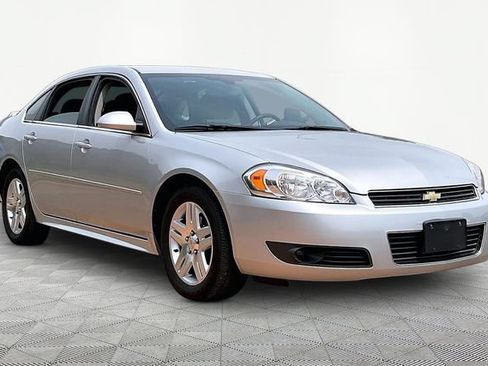 Used 2011 Chevrolet Impala LT FWD image 1