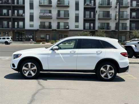 Used 2018 Mercedes-Benz GLC 300 4MATIC image 4