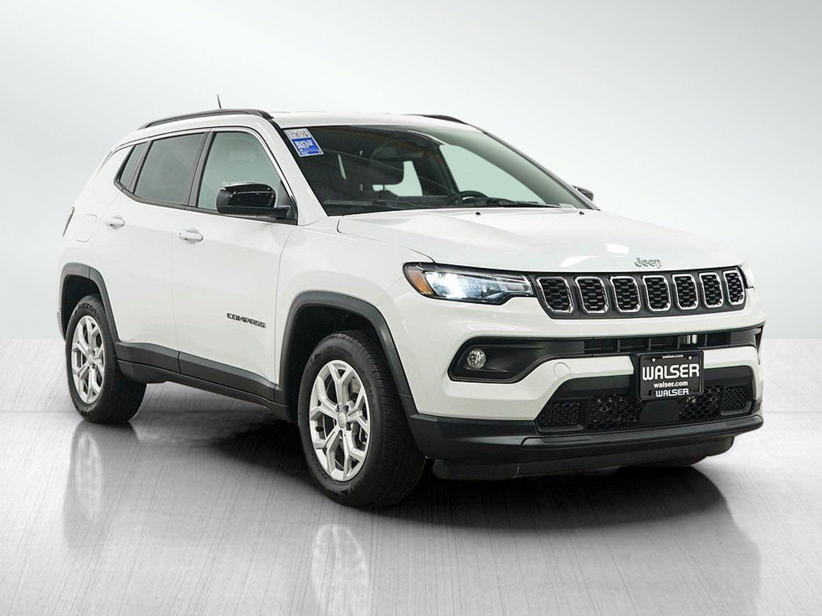Used 2024 Jeep Compass Latitude AWD/4WD image 7