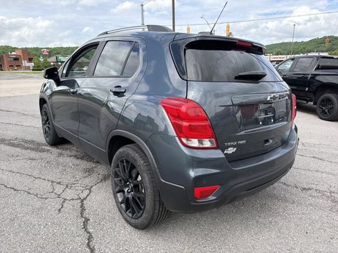 Used 2022 Chevrolet Trax LT w/ Premium Seat Package AWD/4WD image 8