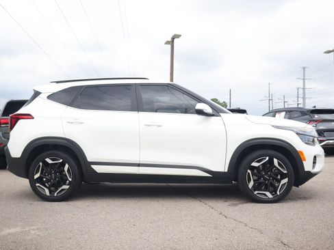 Used 2024 Kia Seltos SX w/ SX Sunroof Package AWD/4WD image 4