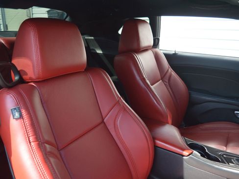 Used 2018 Dodge Challenger SXT Plus RWD image 17