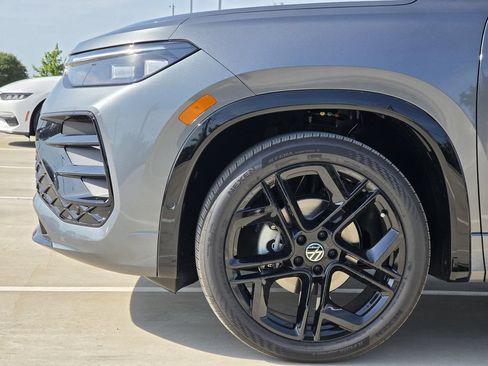 New 2026 Volkswagen Tiguan SE R-Line FWD image 7