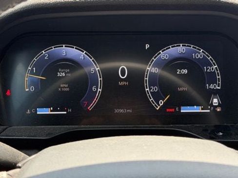 Used 2024 Jeep Grand Cherokee L Laredo RWD image 11