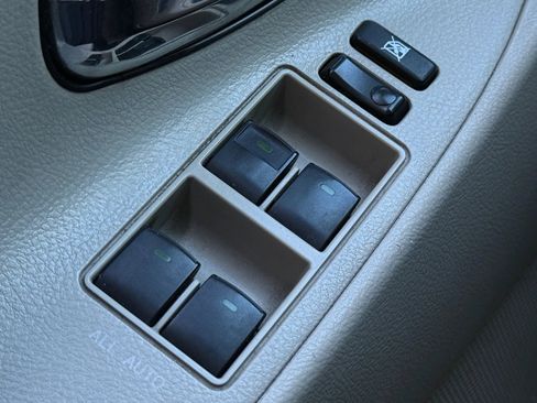 Used 2010 Toyota Camry image 23