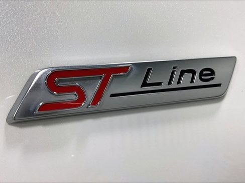 Used 2025 Ford Explorer ST-Line image 8