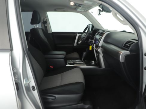 Used 2021 Toyota 4Runner SR5 image 5