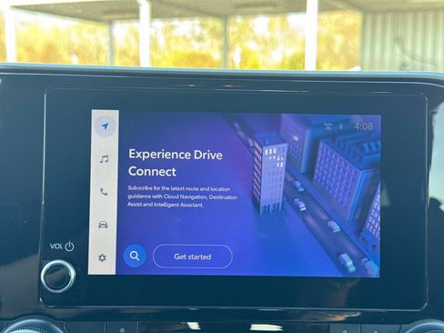 Used 2024 Toyota Highlander LE image 24