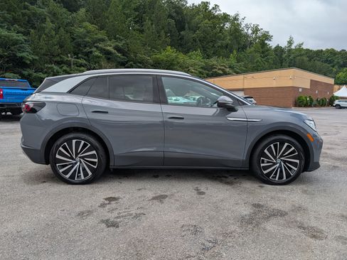 Used 2023 Volkswagen ID.4 Pro S Plus RWD image 10