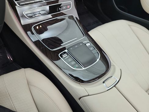 Used 2022 Mercedes-Benz E 350 Sedan image 13
