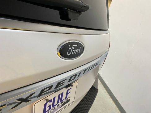 Used 2018 Ford Expedition Max XLT w/ Equipment Group 202A RWD image 16