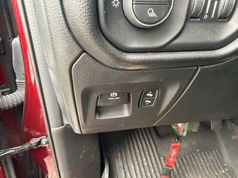 Used 2023 RAM 1500 Laramie AWD/4WD image 19