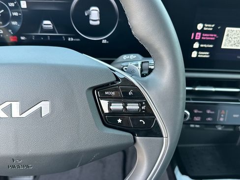 New 2026 Kia Niro Wind FWD image 24