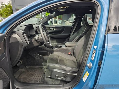 Used 2023 Volvo C40 P8 Recharge Ultimate w/ Protection Package Premier AWD/4WD image 19