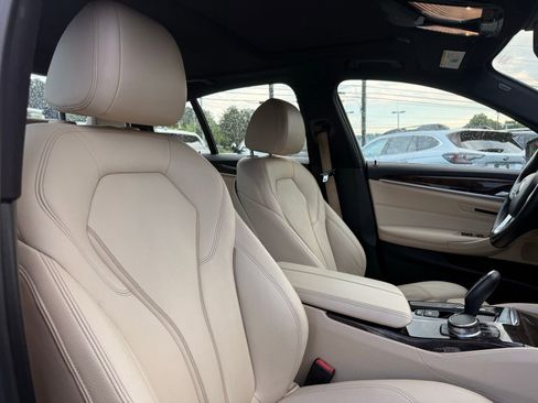 Used 2018 BMW 530i xDrive AWD/4WD image 38