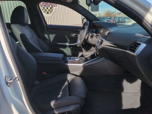 Used 2020 BMW 330i xDrive Sedan w/ Convenience Package image 17