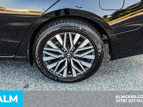 Used 2025 Nissan Altima 2.5 SV FWD image 14