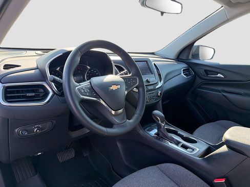 Used 2024 Chevrolet Equinox LT image 3