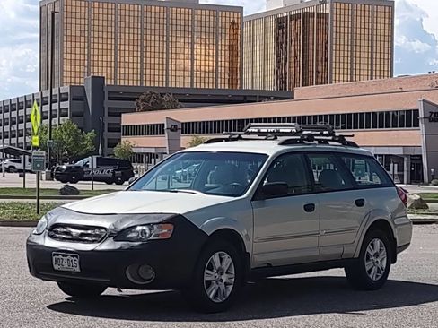 Used 2005 Subaru Outback 2.5i image 1