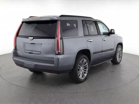 Used 2019 Cadillac Escalade Luxury w/ Escalade Sport Edition AWD/4WD image 4