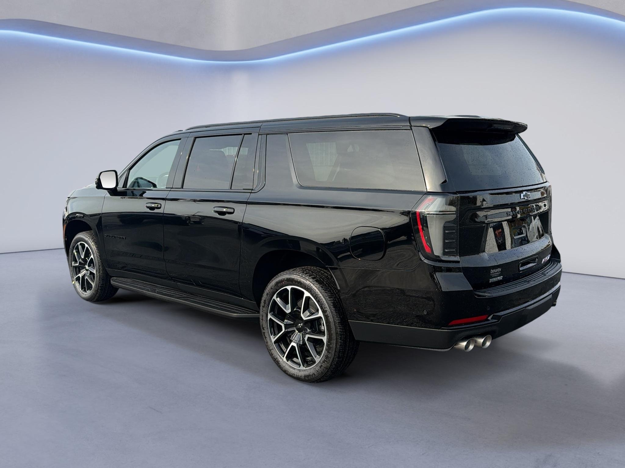 New 2027 Chevrolet Suburban RST w/ Comfort Package AWD/4WD image 3