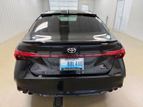 Used 2019 Toyota Avalon XSE w/ All Weather Liner Package FWD image 6