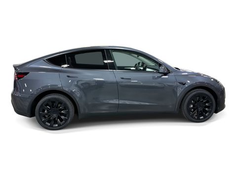 Certified 2023 Tesla Model Y Long Range AWD/4WD image 7