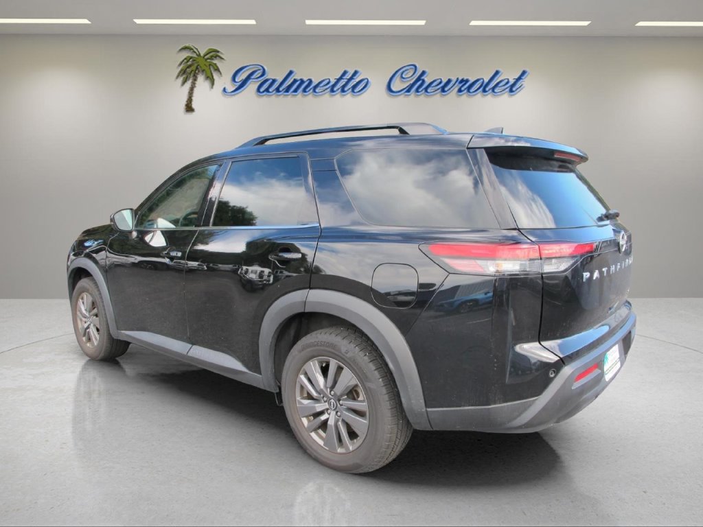 Used 2024 Nissan Pathfinder SV FWD image 4