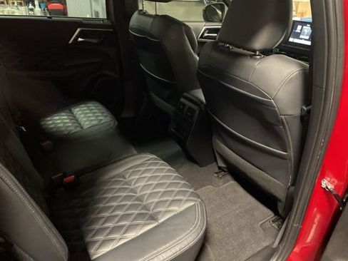 Used 2023 Mitsubishi Outlander SEL Black Edition image 38