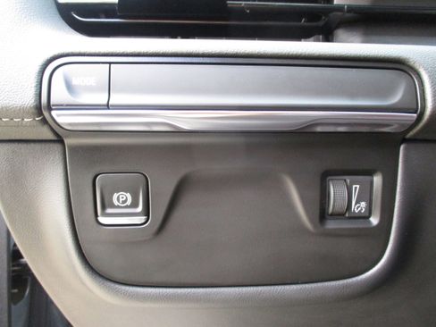 Used 2024 Cadillac Escalade Luxury RWD image 27