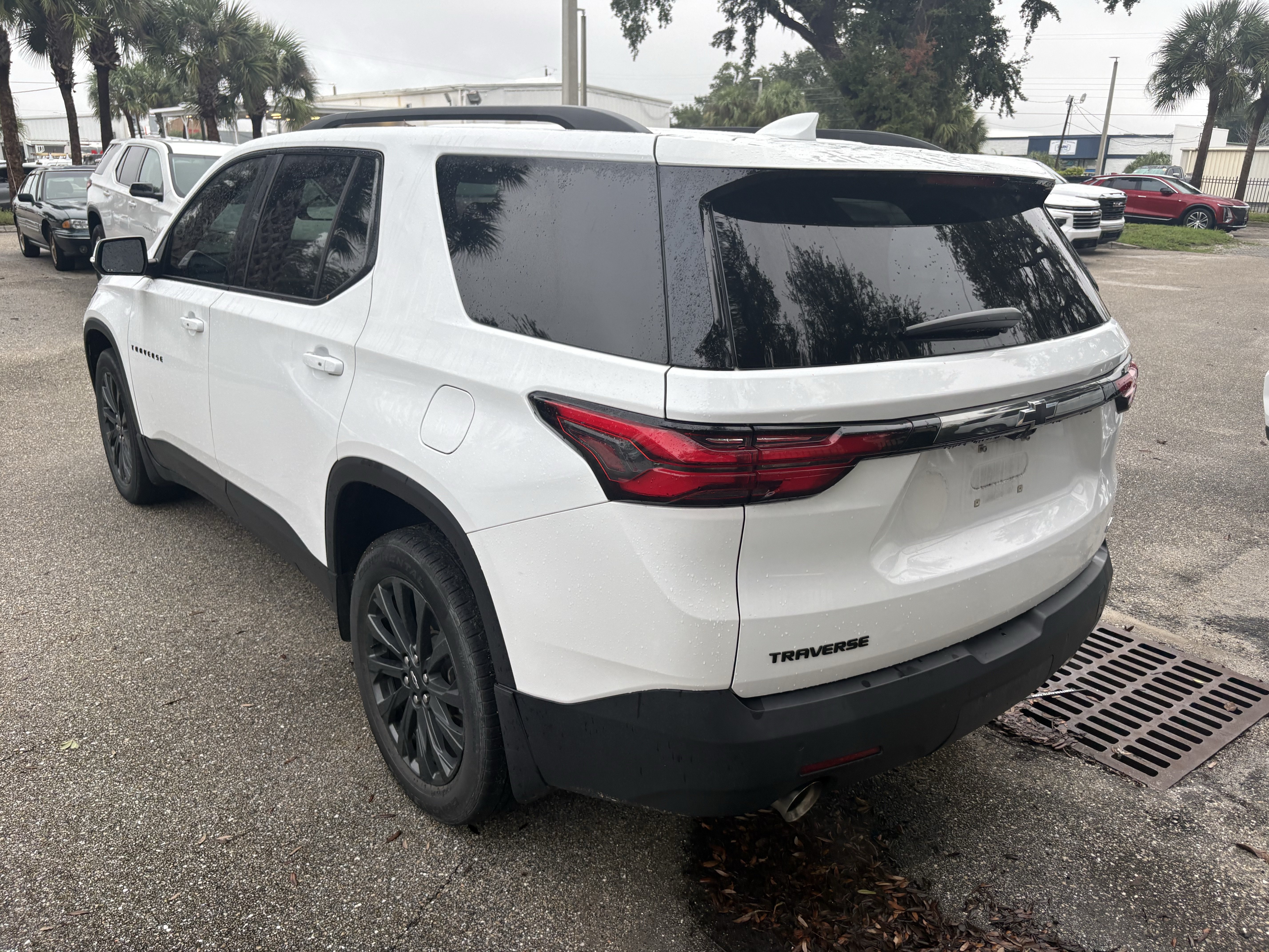 Used 2022 Chevrolet Traverse RS FWD image 5