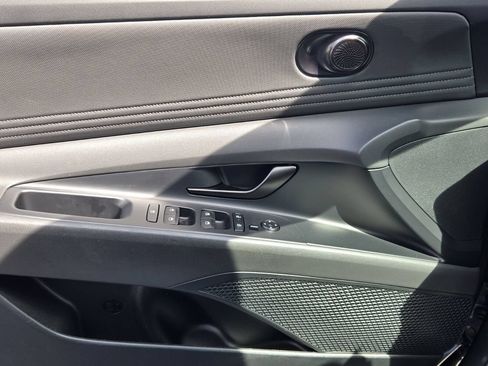 Certified 2025 Hyundai Elantra SEL FWD image 23