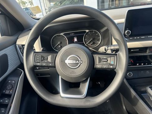 Certified 2023 Nissan Rogue SV FWD image 15