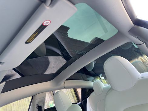 Used 2023 Tesla Model 3 Standard Range image 12