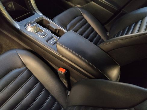 Used 2020 Ford Fusion SEL FWD image 26