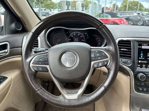 Used 2018 Jeep Grand Cherokee Overland AWD/4WD image 22