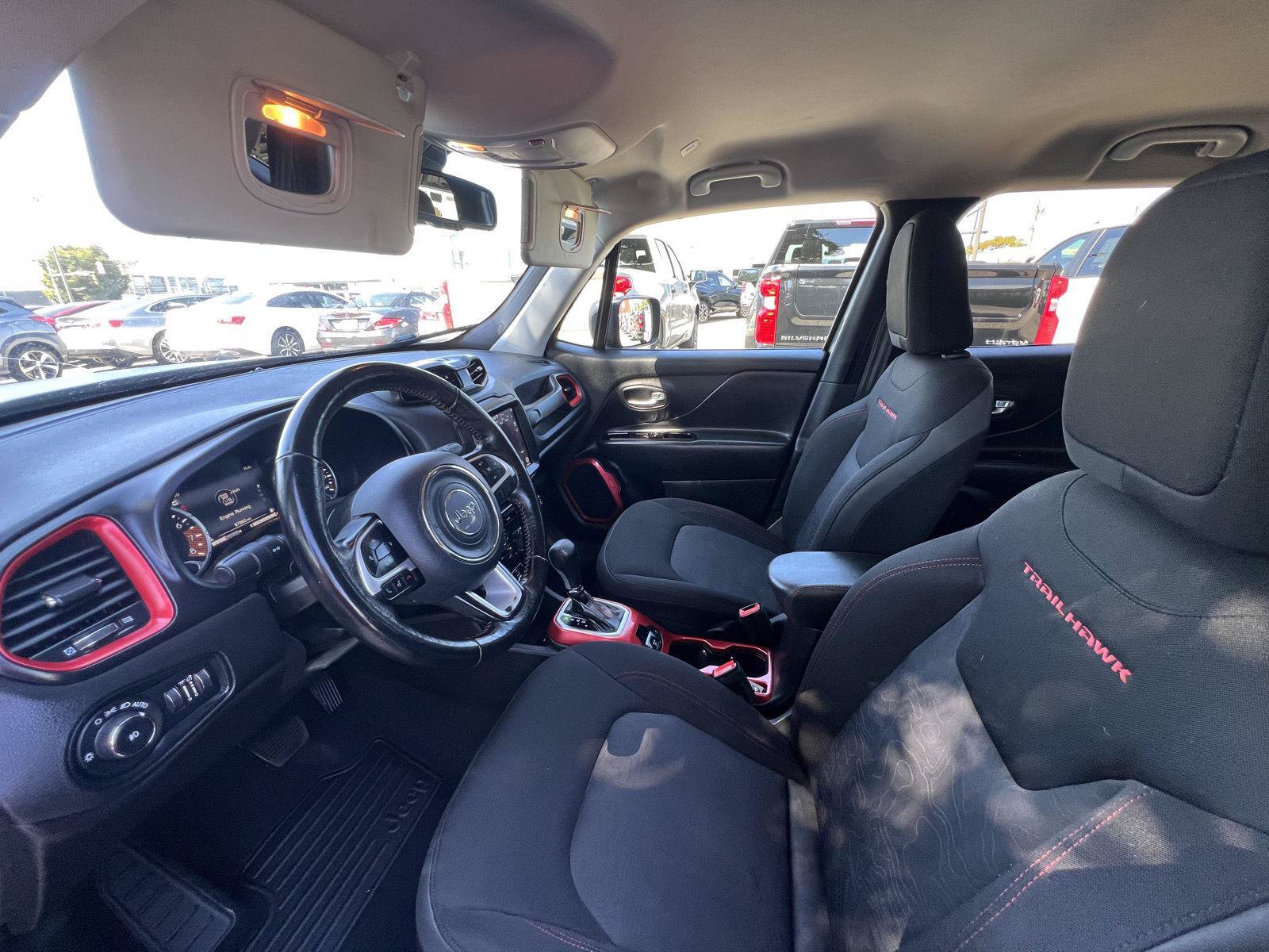 Used 2021 Jeep Renegade Trailhawk AWD/4WD image 30