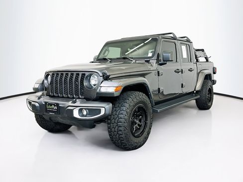 Used 2022 Jeep Gladiator Sport image 3
