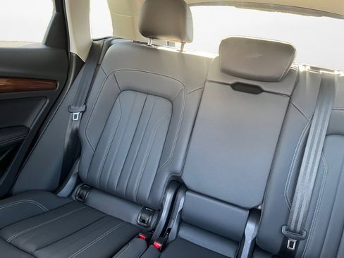 Used 2023 Audi Q5 2.0T Premium Plus w/ Premium Plus Package image 12