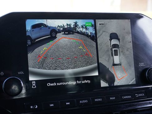 Used 2025 Nissan Pathfinder SL image 28