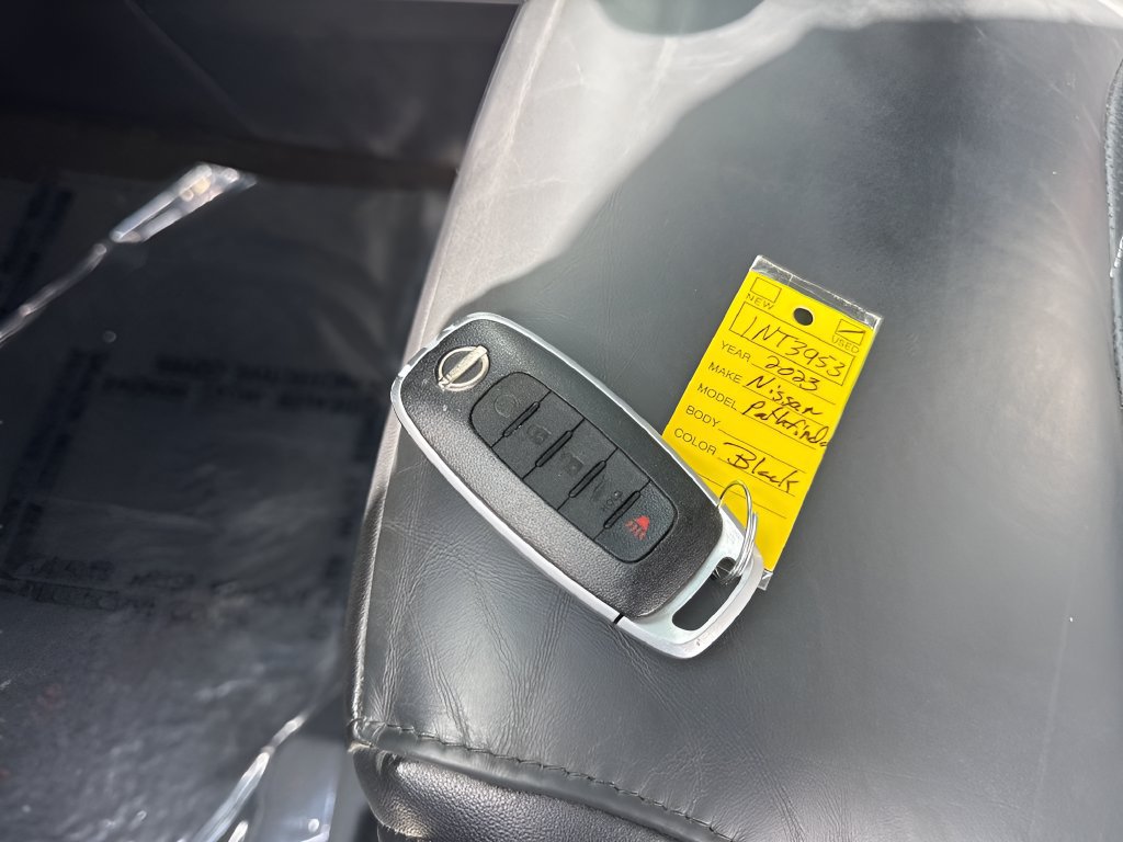 Used 2023 Nissan Pathfinder Platinum w/ Cargo Package AWD/4WD image 38