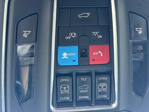 Used 2024 Jeep Grand Cherokee L Limited w/ Luxury Tech Group II AWD/4WD image 25
