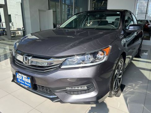 Used 2017 Honda Accord EX-L image 2