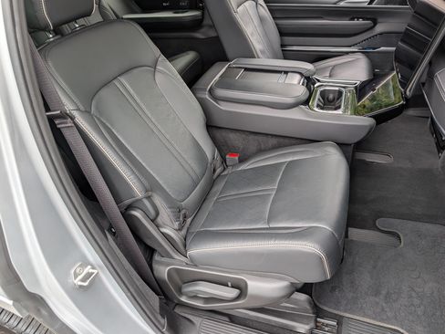 Used 2025 Jeep Grand Wagoneer Series II Obsidian w/ Quick Order Packagew 28T AWD/4WD image 21