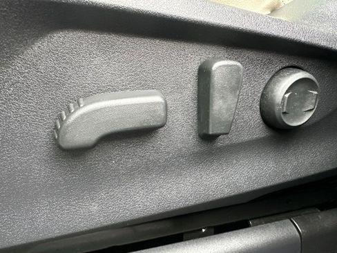 Used 2022 Subaru Ascent Limited w/ Technology Package image 13