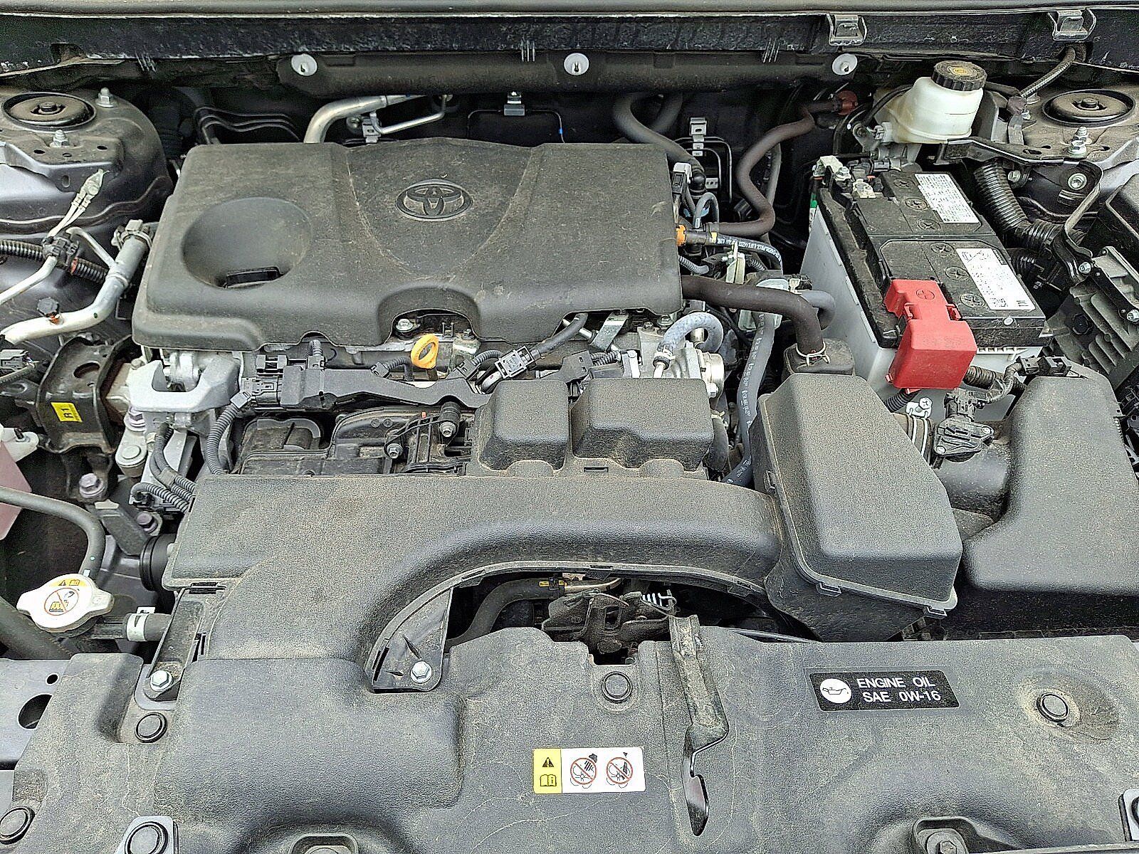 Used 2025 Toyota RAV4 XLE AWD/4WD image 28